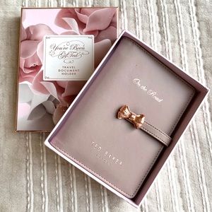 Ted Baker - Porcelain Rose Travel Document Holder